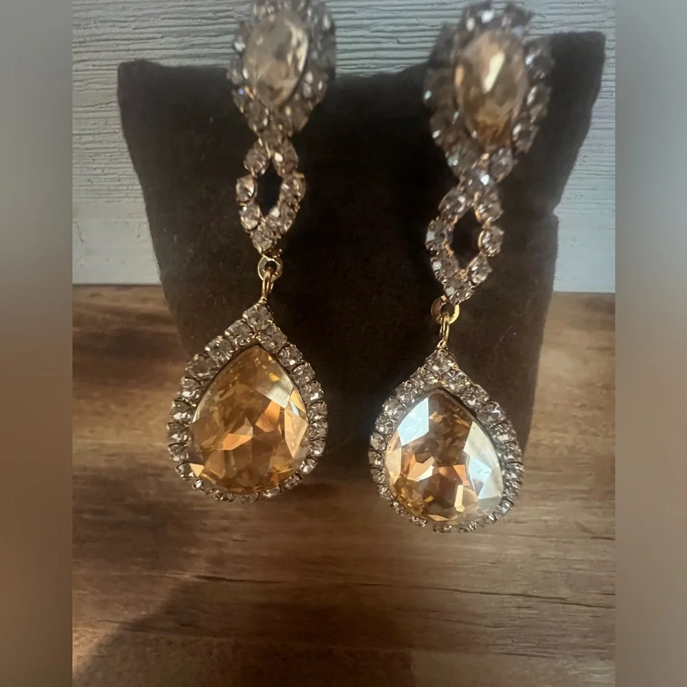 Long Drop Yellow Stone with Rhinestones Costume Jewlery ~ Great condition - Picture 4 of 10